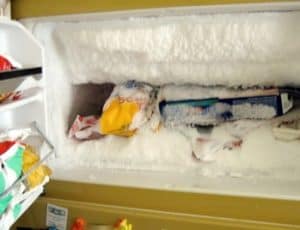 Cara Membersihkan Freezer