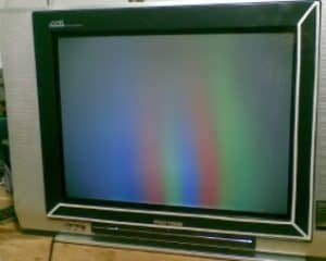 Terdapat Flek atau Warna Pelangi pada Layar TV