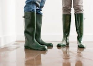 Tips Membersihkan Rumah Pasca Banjir